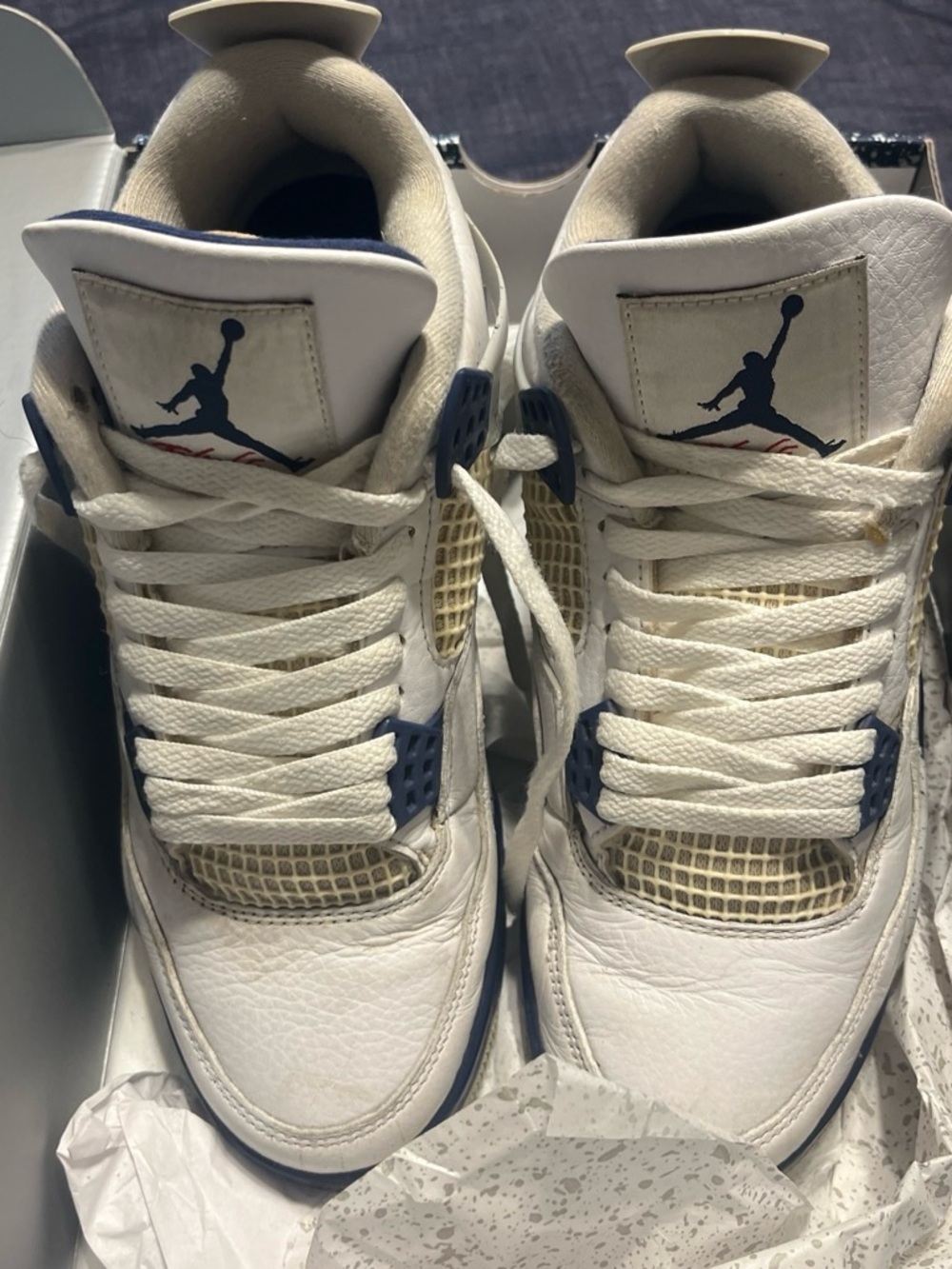 Jordan Men's White and Navy Retro Basketball Sneakers